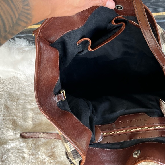 Burberry Canterbury Tote - Picture 13 of 17